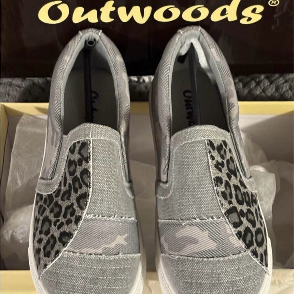 NIB Outwoods Gray CAMO Print • Slip-On Shoes with Leopard Panels